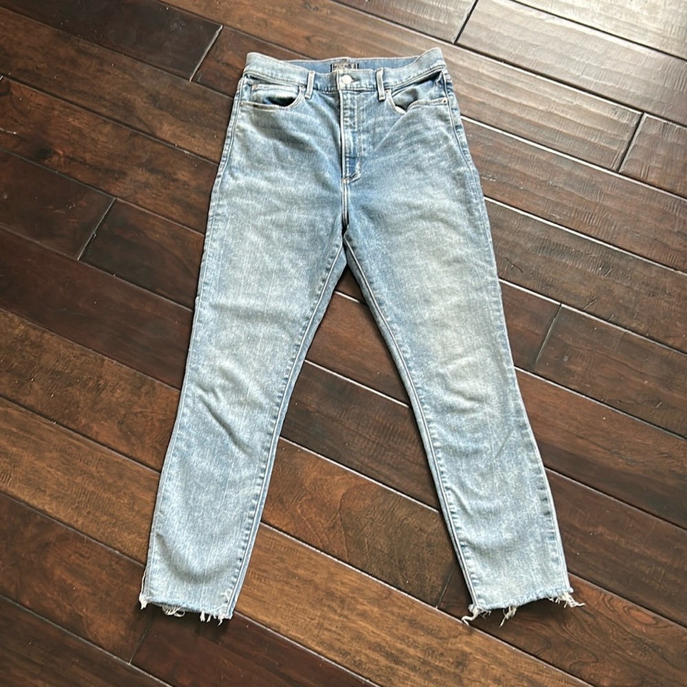 Abercrombie & Fitch Ultra High Rise Super Skinny Ankle Jeans size 28 (6R)